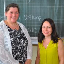 Beza Aikaterini (rechts) & Christiane Hetche (links) - Elternbeiratsvorsitzende (rechts), stellv. Elternbeirat (links)