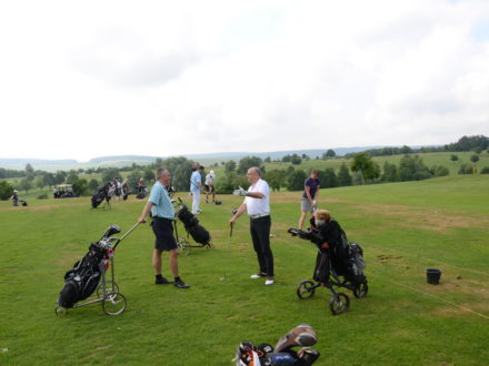 Teilnehmer des Strahlemann Benefiz-Golfcups