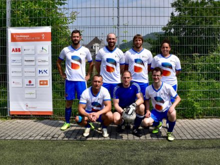 Das Team der Sirona Dental Services GmbH beim 7. Strahlemann Firmen-Fußballcup 2018