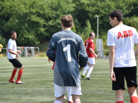 Kicken für den guten Zweck - 7. Strahlemann Firmen-Fußballcup 2018