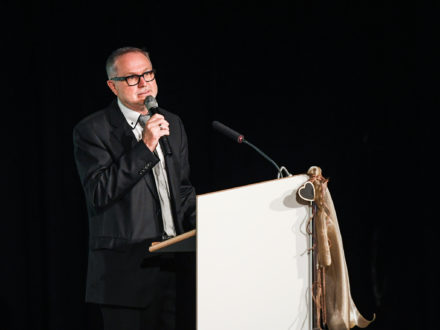 Franz-Josef Fischer hält eine Rede anlässlich der Jubiläumsfeier - 10 Jahre Strahlemann