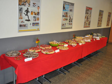 Das Buffet für die Gäste der Eröffnung