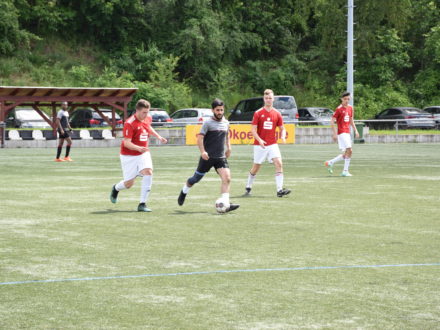 Spieler der Teams der Samson AG und des Teams der Sparkasse Starkenburg