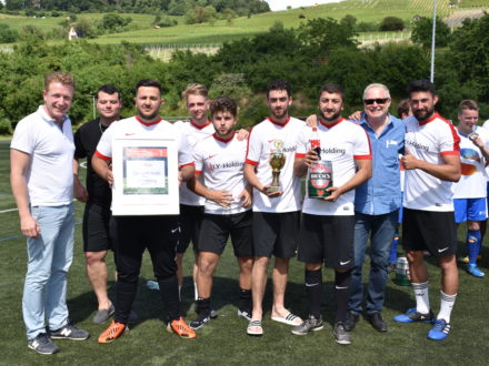 Die Gewinner des Strahlemann Benefiz-Fußballcup 2019, das Team der LY Holding GmbH