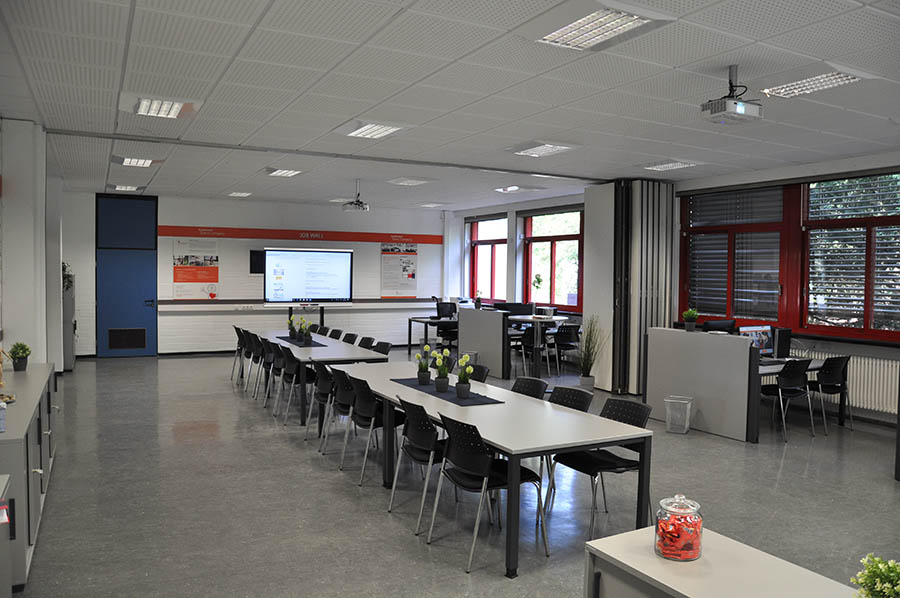 Die neu eröffneten Räumlichkeiten der Integrierte Gesamtschule Edigheim in Ludwigshafen