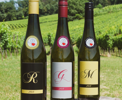 Ein guter Tropfen für Bildung - Jetzt Strahlemann Wein bestellen