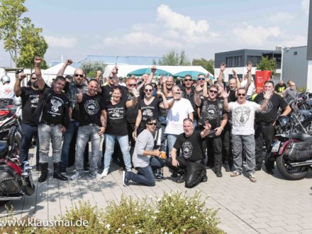 Gruppenbild Jubiläumstour - 10 Jahre Cruisen für den guten Zweck