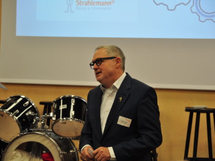 Franz-Josef Fischer hält eine Rede anlässlich der Eröffnung