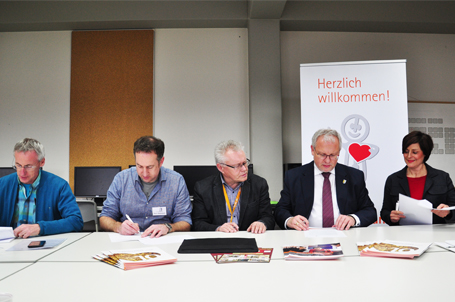 Unternehmen hautnah erleben – eine Strahlemann® Talent Company entsteht an der Siebenpfeiffer-Realschule plus und FOS in Haßloch Unternehmen hautnah erleben – eine Strahlemann® Talent Company entsteht an der Siebenpfeiffer-Realschule plus und FOS in Haßloch
