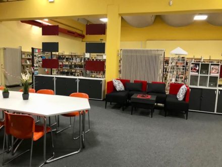 Workshop-Bereich und Lounge-Ecke der Talent Company an der OSW in Kassel
