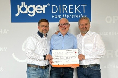 JF Group GmbH spendet 12.820 EUR an die Strahlemann-Stiftung