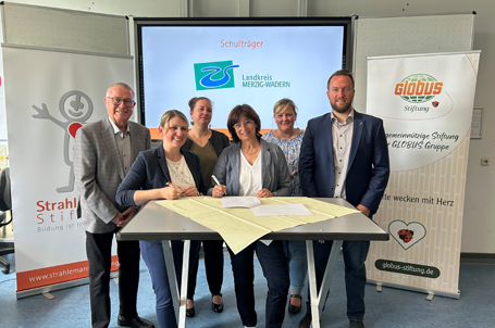Brücke zwischen Schule und Unternehmen – eine Strahlemann® Talent Company entsteht an der Graf-Anton-Schule Wadern! Brücke zwischen Schule und Unternehmen – eine Strahlemann® Talent Company entsteht an der Graf-Anton-Schule Wadern!