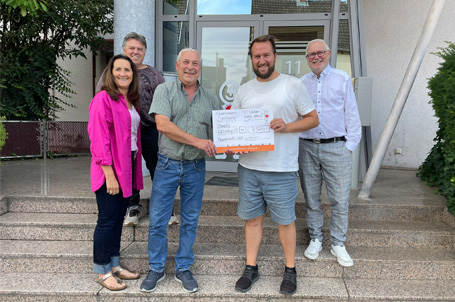 Scheckübergabe an FC Starkenburgia – Erlös des Strahlemann® Fußballcups 2025 überreicht! Scheckübergabe an FC Starkenburgia – Erlös des Strahlemann® Fußballcups 2025 überreicht!
